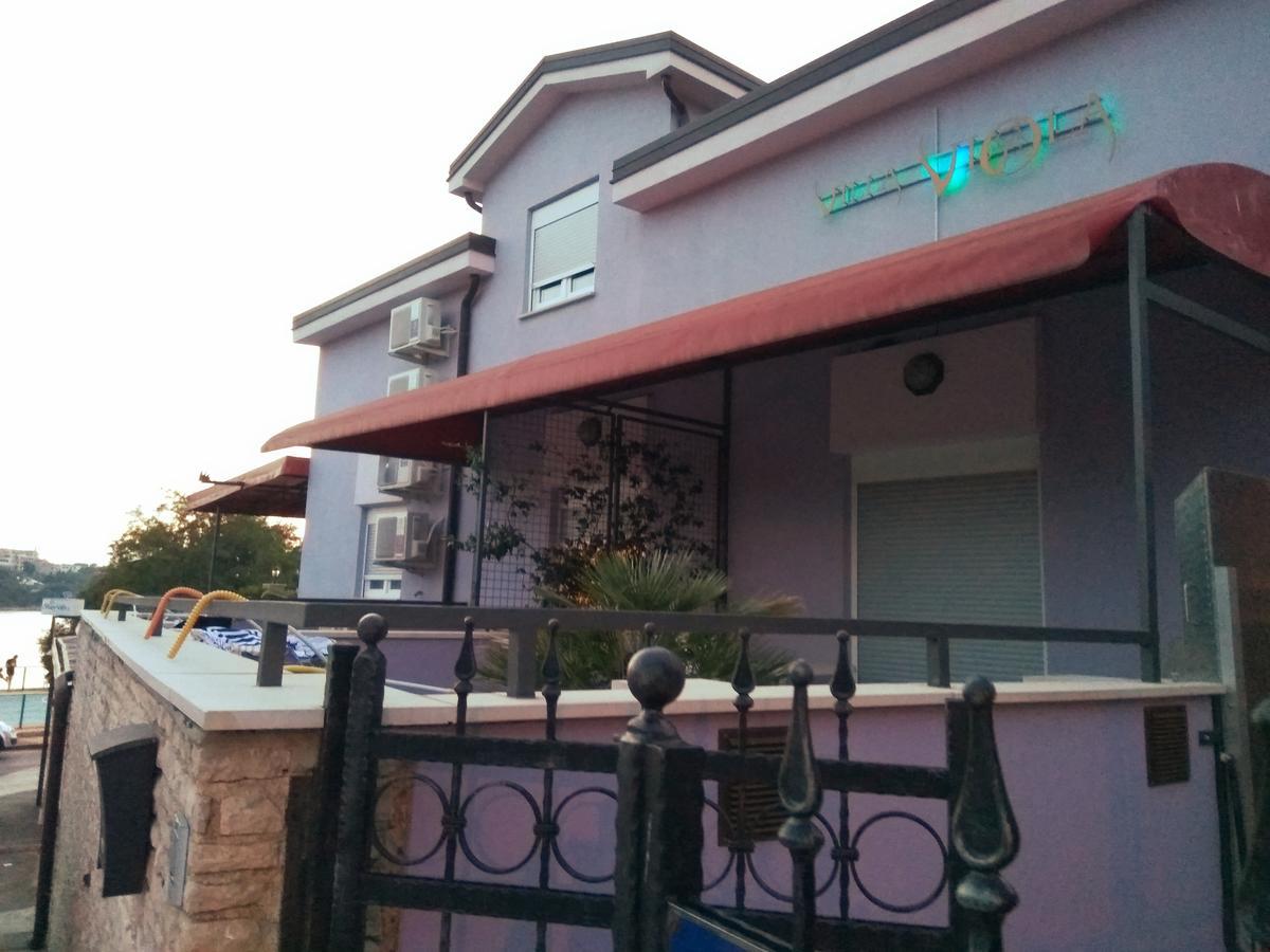 维欧拉公寓式酒店 普耶斯察纳乌瓦拉 外观 照片